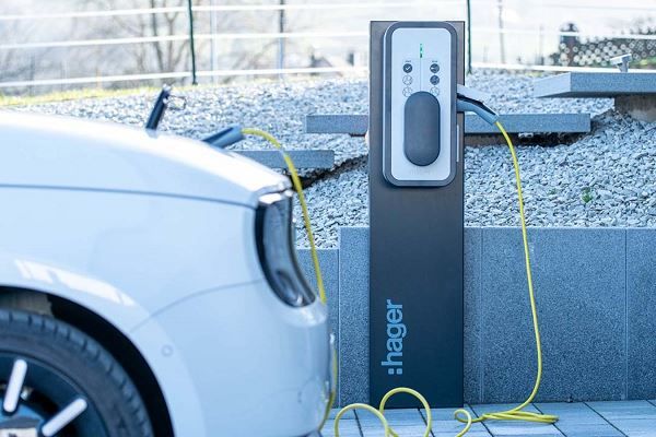 Borne de recharge de véhicule électrique